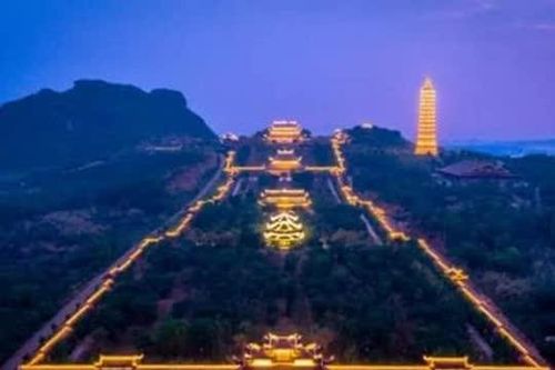 Những ngôi chùa nổi tiếng nào của Việt Nam đang nắm giữ kỷ lục châu Á?