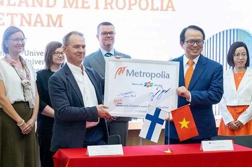 Triển khai mô hình giáo dục đại học ứng dụng chuẩn Phần Lan tại Việt Nam