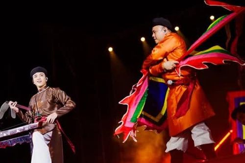 'Mưa lửa': Những thước phim chưa từng được hé lộ, những câu chuyện tạo nên hành trình rực rỡ của 33 Anh Tài