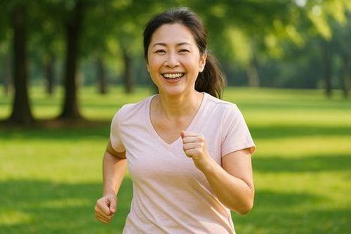Sau tuổi 40 không đau vẫn cần tập: 5 bài vận động giữ dáng, chắc khớp cho phụ nữ trung niên