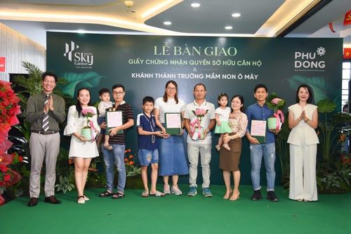 Phú Đông Group trao sổ hồng căn hộ Phú Đông Sky Garden và khánh thành Trường mầm non Ô Mây
