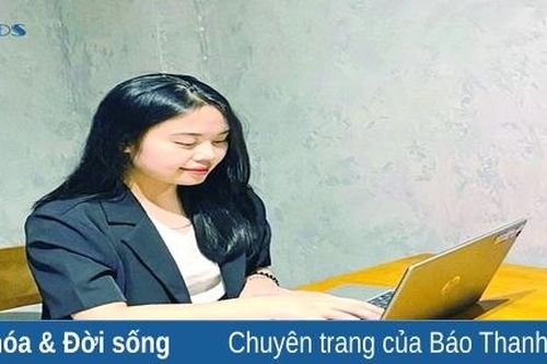 Sinh viên học tập với AI