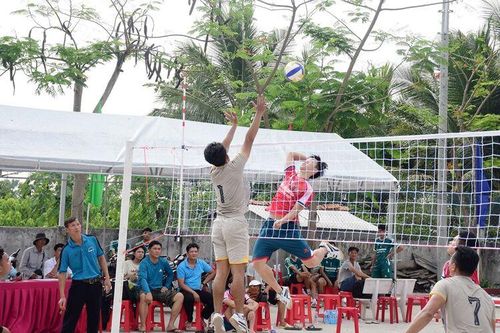 Hấp dẫn Giải bóng chuyền phục vụ Lễ hội Vía Bà Chúa Xứ Bàu Mướp