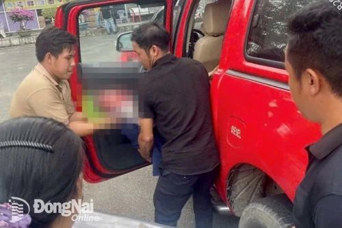 Kịp thời dùng xe chỉ huy chữa cháy chở người bị va chạm giao thông đi cấp cứu
