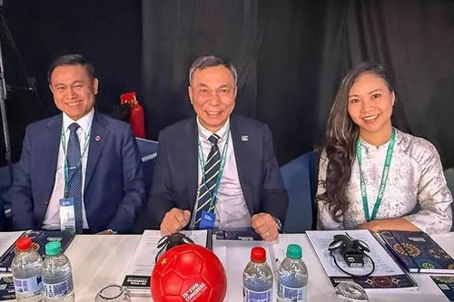 FIFA đẩy mạnh phát triển bóng đá nữ