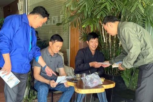 Ra quân tuyên truyền, vận động người dân tham gia bảo hiểm xã hội tự nguyện, bảo hiểm y tế hộ gia đình