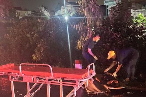 Hải Dương: Hai xe máy va chạm ở chân cầu vượt khiến 2 người chết, 1 người trọng thương