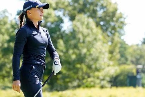 Nữ golfer Krauter bất ngờ nhận án phạt dù thi đấu xuất thần
