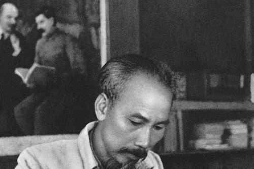 Kỷ niệm 135 năm Ngày sinh của Chủ tịch Hồ Chí Minh (19/5/1890 - 19/5/2025): Dưới ngọn cờ Hồ Chí Minh, Việt Nam bước tới kỷ nguyên mới phú cường