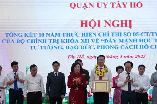 Tổng kết 10 năm phong trào học tập làm theo Bác