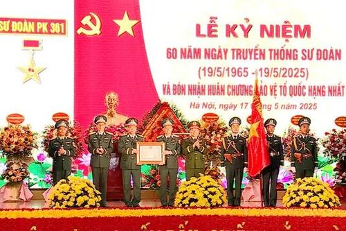 Sư đoàn 361 nhận Huân chương Bảo vệ Tổ quốc hạng Nhất