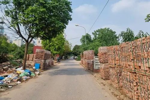 Vấn nạn bãi tập kết vật liệu xây dựng không phép