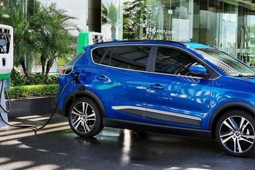 VinFast mở bán bộ đôi xe điện tại Lào