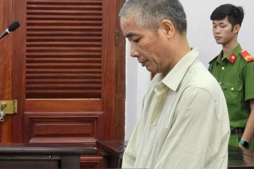 Anh trai cầm chai xăng đốt nhà em gái vì lý do rất đáng buồn