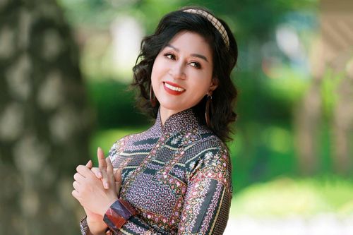 Ca sĩ Quỳnh Hoa 'làm mới' những ca khúc cũ bằng âm nhạc mộc mạc