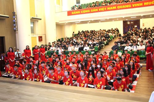HUBT: 100 sinh viên tham dự Rung chuông vàng tiếng Anh 2025