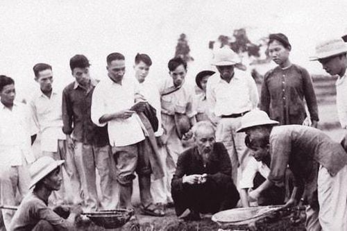 Kỷ niệm 135 năm Ngày sinh Chủ tịch Hồ Chí Minh (19/5/1890 - 19/5/2025): Người vì nghĩa lớn dân tộc