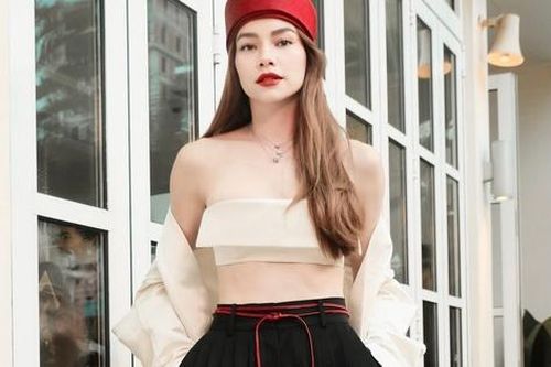 Hồ Ngọc Hà mặc hở bạo