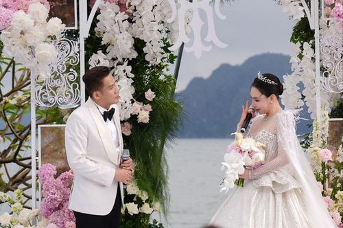 Sau đám cưới, Hồ Quỳnh Hương rơi lệ khi đọc 'Bức thư tình gửi Hương' từ mẹ bé Thiện Nhân