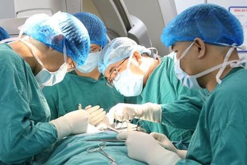 Cứu sống trẻ vỡ tim do tai nạn giao thông