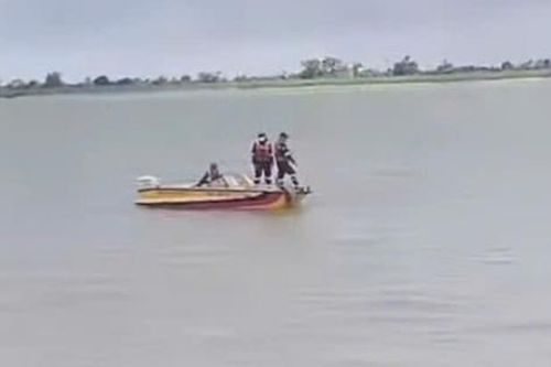Thương tâm: Đi bắt cáy, hai mẹ con gặp nạn dưới sông