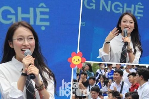 MC Khánh Vy giao lưu khiến teen mê tít, 'nhả vía' thi đỗ tại Ngày hội tuyển sinh