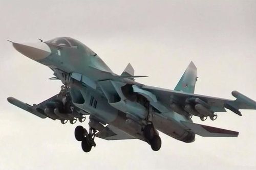 Nga giao oanh tạc cơ Su-34ME đầu tiên cho khách hàng thân thiết