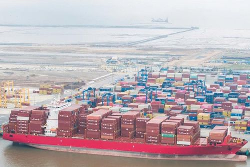 Ứng phó chính sách thuế quan biến động: Doanh nghiệp dồn lực đẩy mạnh xuất khẩu