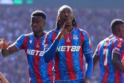 Bàn thắng của Eze nhấm chìm Man City