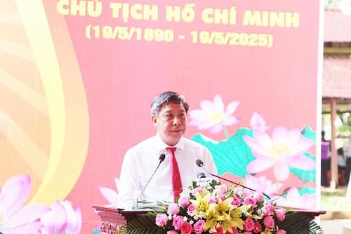 Hậu Giang tổ chức Lễ báo công, dâng hoa viếng Bác