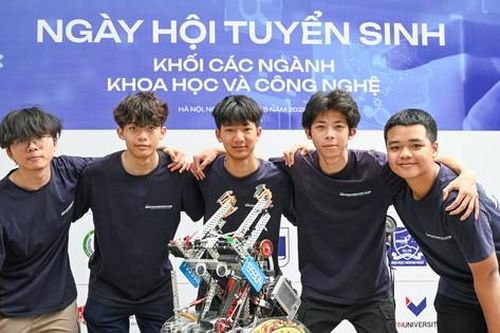 Lan tỏa tinh thần Robotics tại Ngày hội tuyển sinh khối các ngành Khoa học và Công nghệ