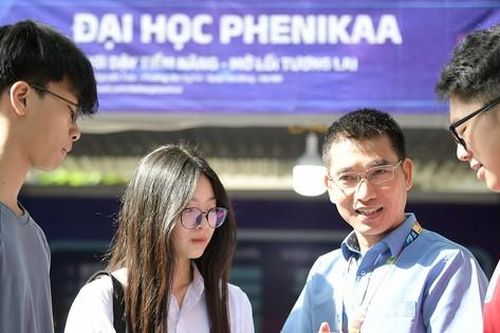 Đại học Phenikaa mang 'hơi thở công nghệ' đến Ngày hội tuyển sinh