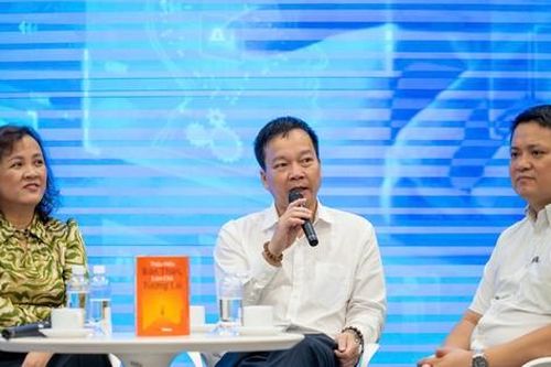 Kỳ thi tốt nghiệp 2025: Đừng chạy theo 'ngành hot'