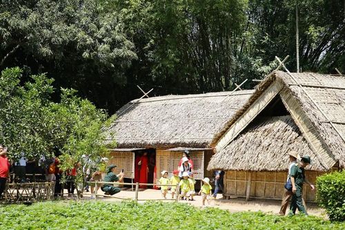 Tháng 5, về quê Bác
