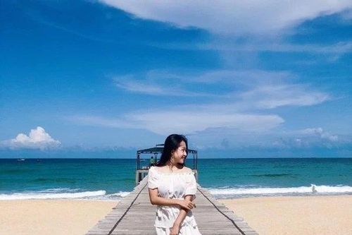 Đắm mình trong làn nước trong xanh tại biển Kỳ Co