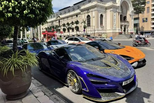 Cả dàn McLaren & Ferrari 488 GTB bạc tỷ 'tắm nắng' ở Sài Gòn