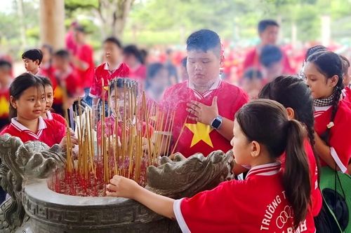Linh thiêng Đền thờ Bác Hồ ở Bạc Liêu