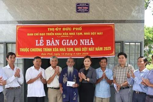 Hàng nghìn ngôi nhà tạm, nhà dột nát ở Quảng Ngãi được xóa bỏ