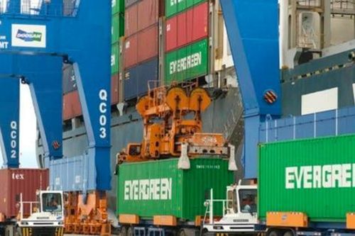 Nhóm cựu lãnh đạo chi cục hải quan nhận hối lộ để giúp thông quan hàng hóa trị giá hơn 1.800 tỷ