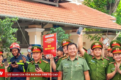 Xử lý nghiêm các hành vi dán tờ rơi quảng cáo 'bẩn'