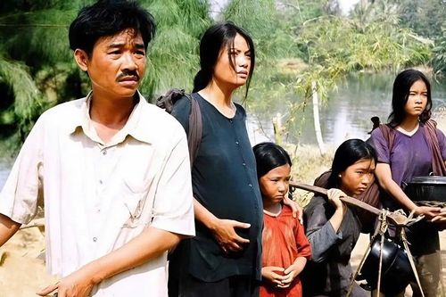 Dàn sao 'Áo lụa Hà Đông': NSND 63 tuổi vẫn độc thân, người có bạn gái kém 38 tuổi