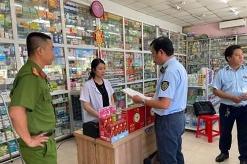 TP HCM khẩn trương rà soát thuốc, thực phẩm chức năng và thiết bị y tế