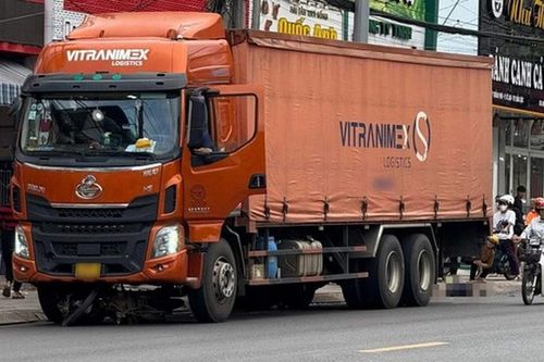 Lâm Đồng: Tạm giữ tài xế xe tải để xe tự trôi cán chết người đang dừng đèn đỏ