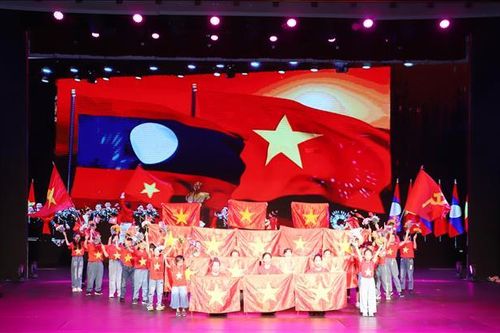 Hội diễn nghệ thuật quần chúng người Việt tại Lào