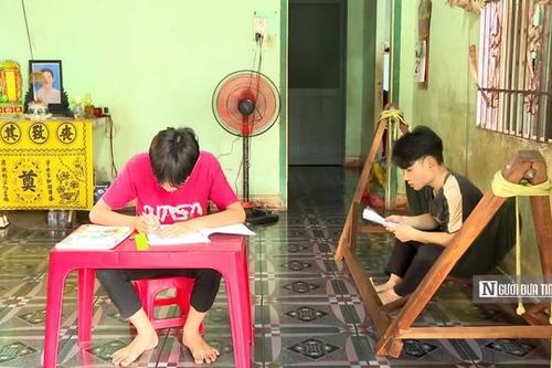 Cậu học trò nhặt ve chai, ôm giấc mơ làm kỹ sư từ căn nhà nhỏ