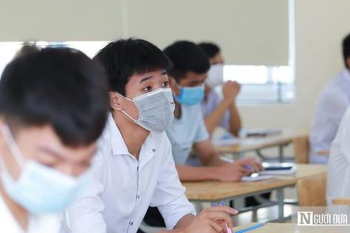 Bộ GD&ĐT lý giải 'học sinh đạt 8 điểm toán mới được học vi mạch bán dẫn'
