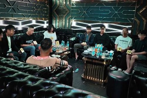 Công an đột kích quán bar, phát hiện nhiều dân chơi dương tính ma túy