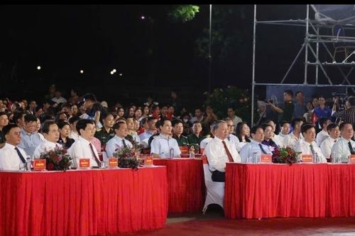 Lãnh đạo Đảng, Nhà nước dự chương trình nghệ thuật về Chủ tịch Hồ Chí Minh