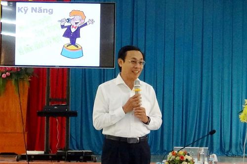 Tập huấn kỹ năng điều hành hội nghị và nói chuyện trước đám đông