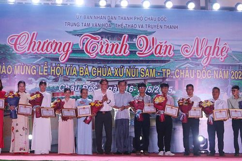 Nhiều hoạt động văn hóa trước thềm Lễ hội Vía Bà Chúa Xứ Núi Sam